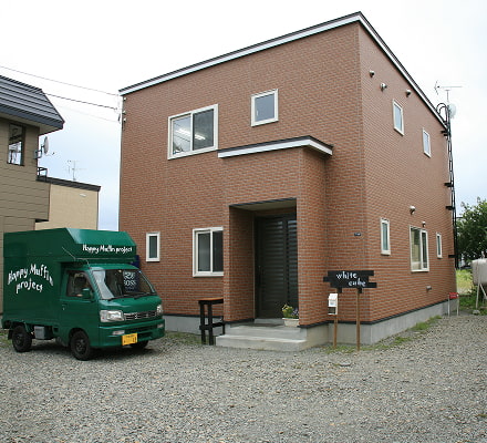 white cubeの外観写真